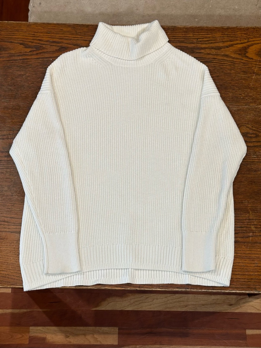 J Crew Women’s Cotton and Cashmere Turtleneck Sweater in White, Size M